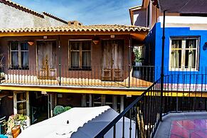 Azul Colonial