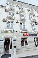 Hotel Azzurro