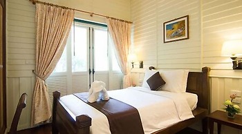 Kalanan Riverside Resort