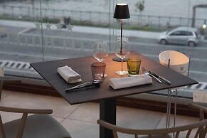 Petit Hotel