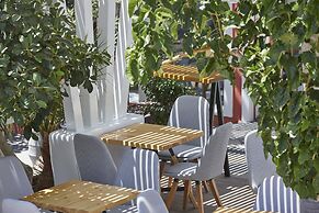 Blue Sea Hotel