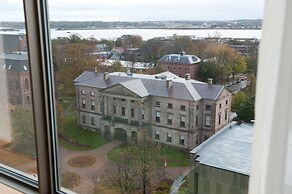 The Holman Grand Hotel