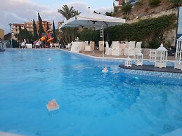 Tus' Hotel