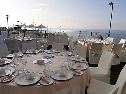 Tus' Hotel