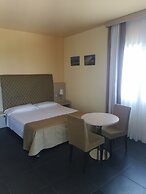 Tus' Hotel