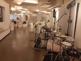 Tus' Hotel