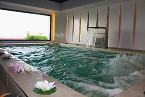 Tus' Hotel