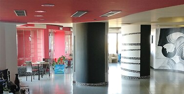 Tus' Hotel