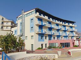 Tus' Hotel