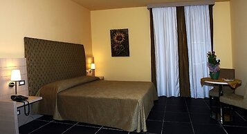 Tus' Hotel