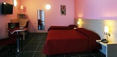 Tus' Hotel