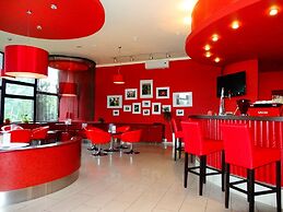 Hotel Gromada Pila