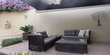 Dunton Guest House