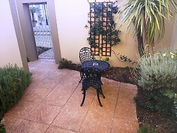 Dunton Guest House