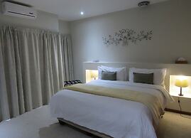 Dunton Guest House
