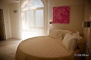 Life Hotel