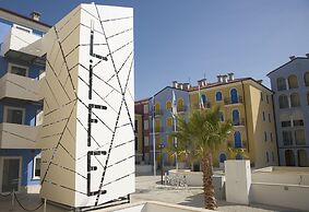 Life Hotel