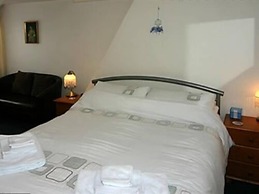 Lyndsay Guest House