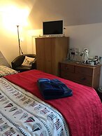 Lyndsay Guest House