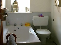 Lyndsay Guest House