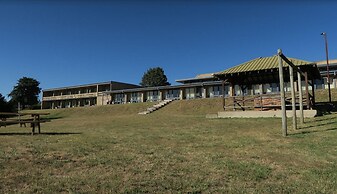 Lake Jindabyne Hotel