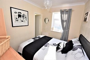 Bridle Lodge Apartments