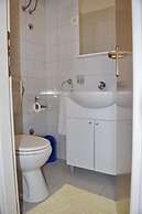 Jele Rooms
