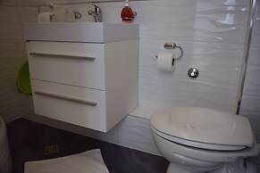 Jele Rooms