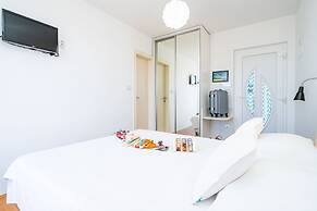 Jele Rooms