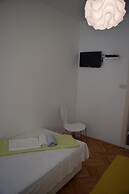 Jele Rooms