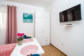 Jele Rooms