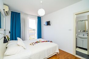 Jele Rooms