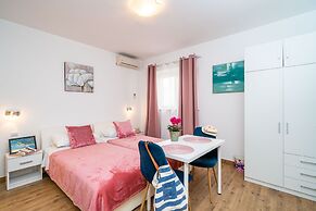 Jele Rooms