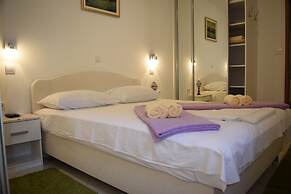 Jele Rooms