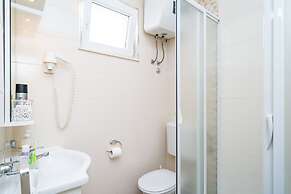 Jele Rooms