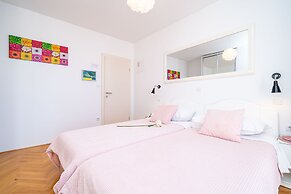 Jele Rooms