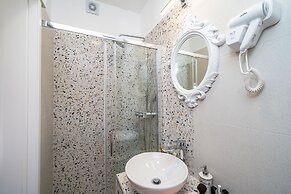 Jele Rooms