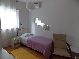 Jele Rooms