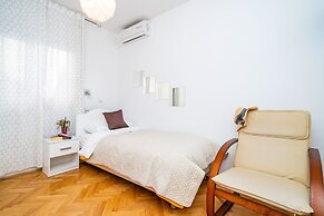Jele Rooms