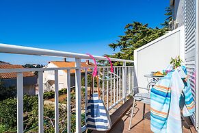 Jele Rooms
