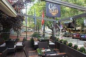 Class Hotel