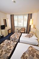 Class Hotel