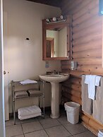 Smith Rock Chalets & Retreat