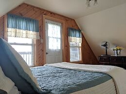Smith Rock Chalets & Retreat