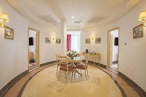 Majestic Hotel