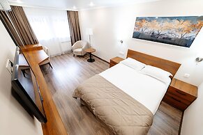 Chagala Uralsk Hotel