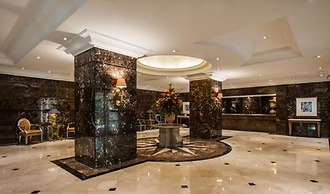 Batavia Hotel and Serviced Apartments