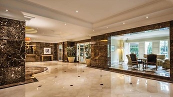 Batavia Hotel and Serviced Apartments