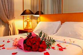 Batavia Hotel and Serviced Apartments