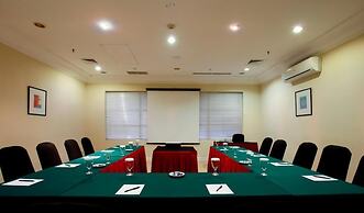 Batavia Hotel and Serviced Apartments
